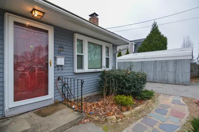 82 Lowell St 1