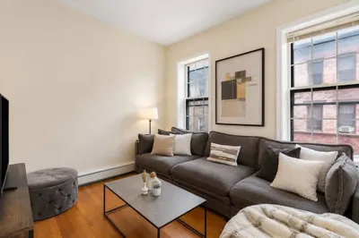 28 Phillips St #3 1