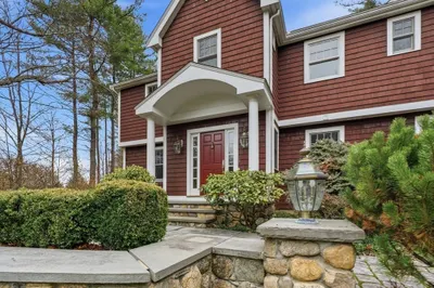 54 Woodchester Dr 1