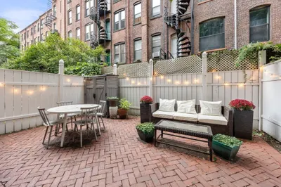 28 Isabella St #28
