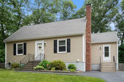 9 Laurel Ln