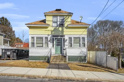 379 University Ave