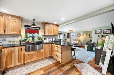 284 Buck Pond Rd 1
