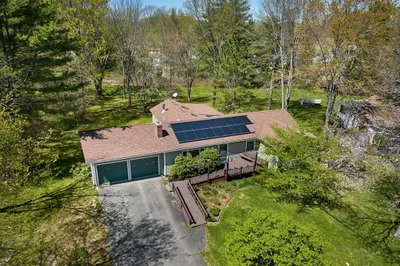 89 Pondview Dr 1