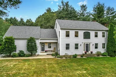 105 Willow Brook Rd 1