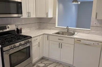 202 Park Pl #202