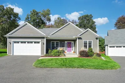 42 Sandalwood Dr #42 1