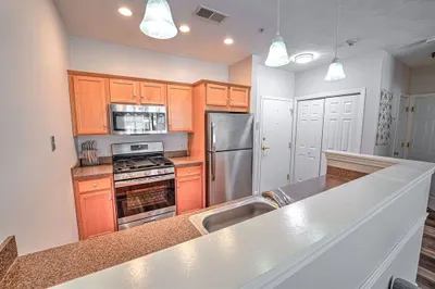 63 Central St #101
