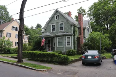 3 Moraine St