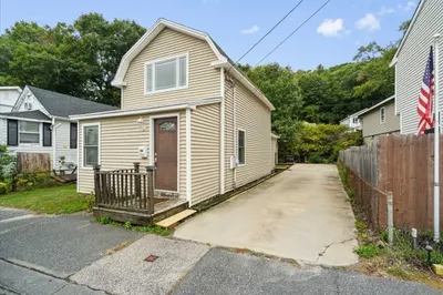 384 Bridle Path 1