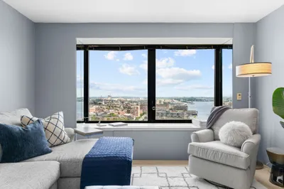 85 East India Row #25A 1