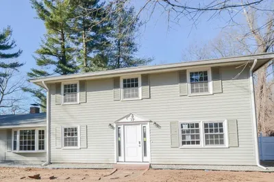 2 Hickory Ln 1