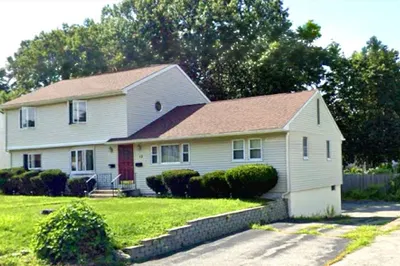 13 Ridgewood Cir