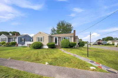 6 Evans Road 1