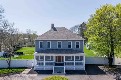 365 Middle Rd