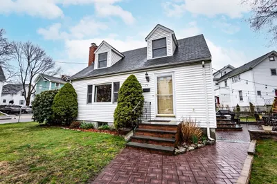 79 Circuit Street 1