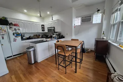 474 Commercial St #1