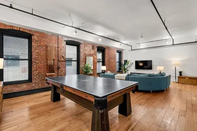 19 Stanhope St #1C 1