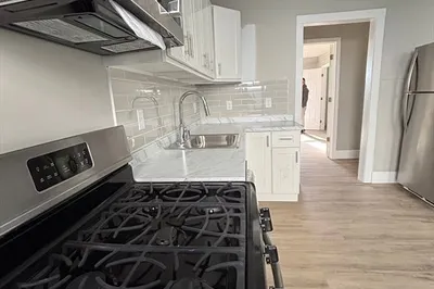 15 Proctor St #2