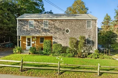 10 Mayflower Ave