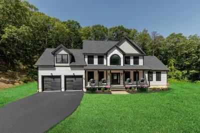 50 Wayside Ln 1