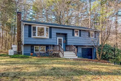74 Anna Dr 1