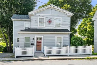 10 Lafayette Rd