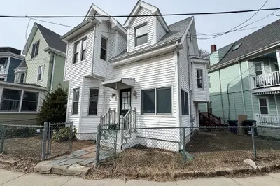 23 Kingston St 1