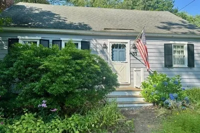 33 Forest St