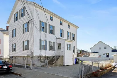 221 Healy St #1 front 1