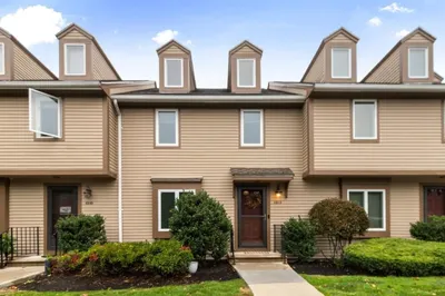 1211 Sheffield Way #1211 1