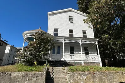 23 Lakewood St 1