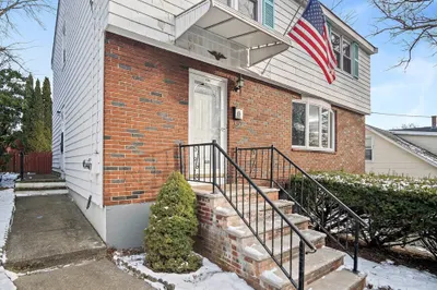 161 Elm St 1
