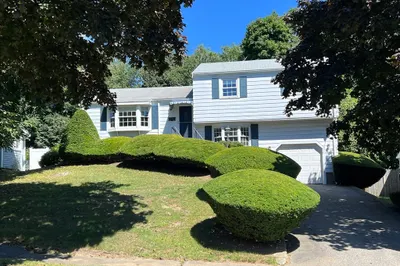 8 Willard Ln