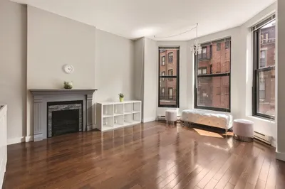 160 Commonwealth Ave #210