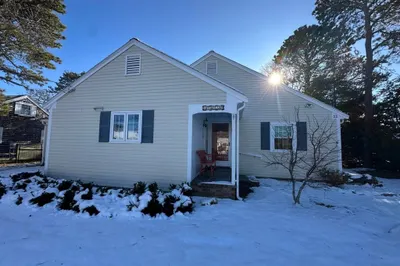33 Kelleys Pond Rd 1