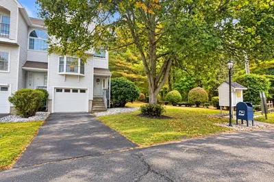 8 Castlegate Dr #8 1