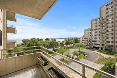 382 Ocean Ave #402