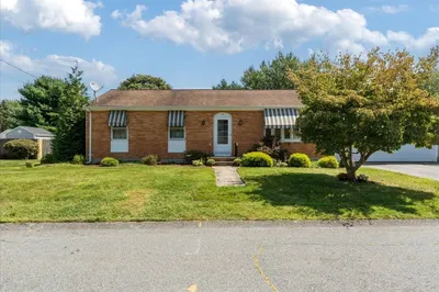 30 Stagecoach Ln 1