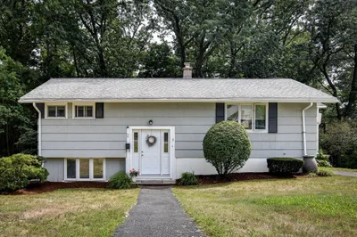 24 Upper Joclyn Ave 1