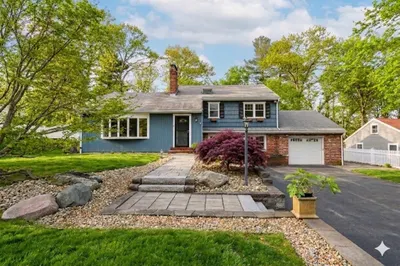 25 Lakeview Ave 1