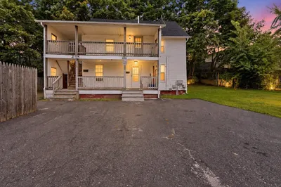 295 Main St 1