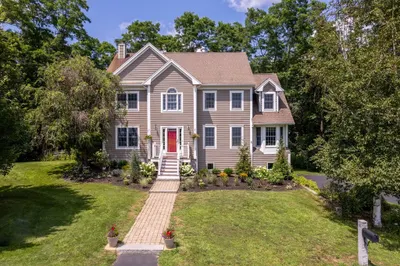110 Town Farm Rd 1