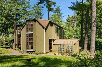 83 Crossbrook Avenue #83 1