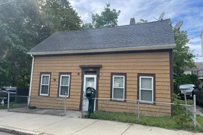 3216 N Main St