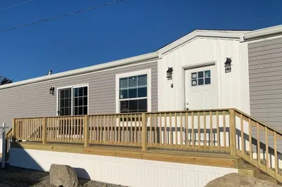 4 Mustang Ave
