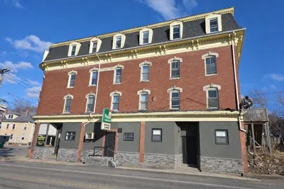 5 Beacon Street #7 1