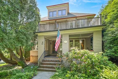 68 Barnard Ave