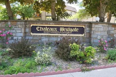 102 Oak Ln #4