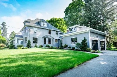 18 Wolcott Ave 1